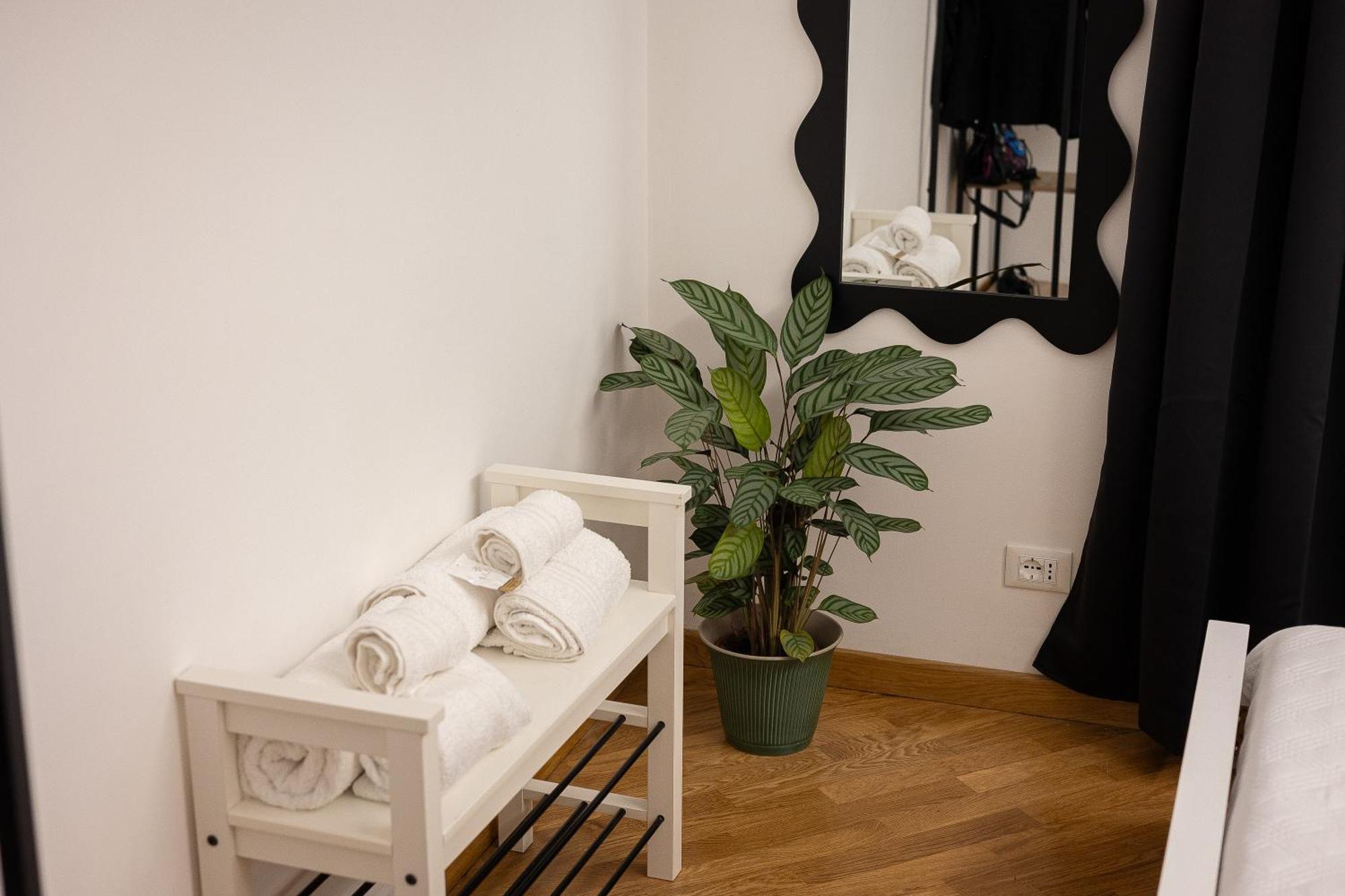 Khris Home Apartments - Trastevere Parini Rome Bagian luar foto
